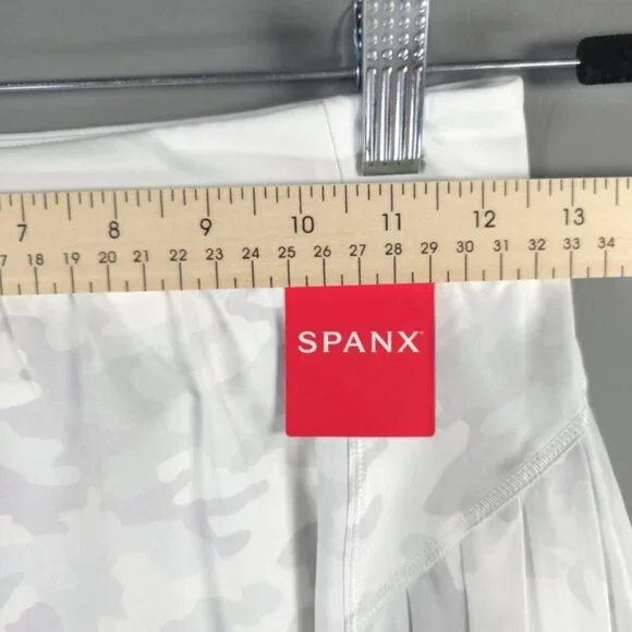 NWT Spanx Women’s Get Moving Pleated Skort Skirt Shorts White Camo‎ 50273R SMALL - Picture 8 of 14